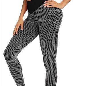 TikTok LEGGINGS FAMOUS BOOTY WORKOUT BLACK SIZE SMALL